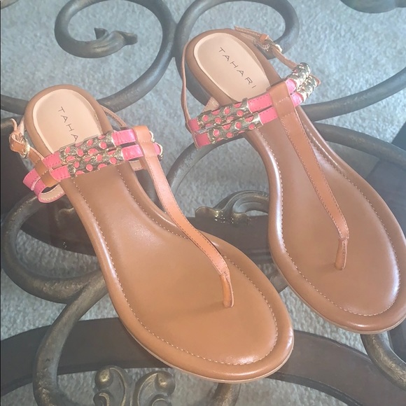 🔥 END OF SUMMER SALE PRICE $15🔥 Thong Wedges - Picture 4 of 5